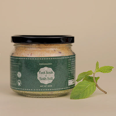 Foot Soaks: Turmeric & Peppermint